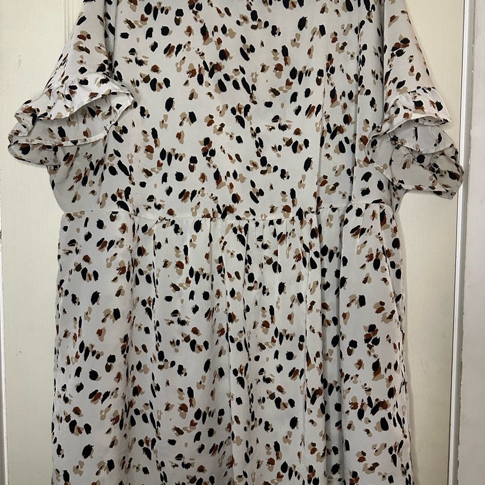 SHEIN White and Black Patterned Top